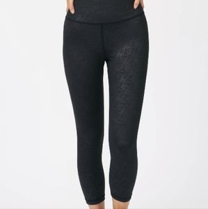 ZYIA paisley light n tight capris